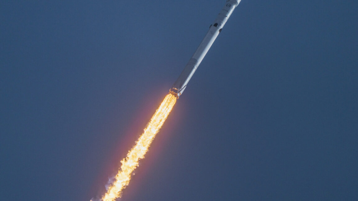 In a surprise launch, China debuts another big rocket designed for reusability